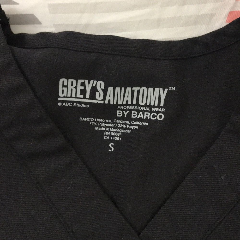 Grey's Anatomy Black Women's V-Neck Scrub Top - Picture 5 of 6